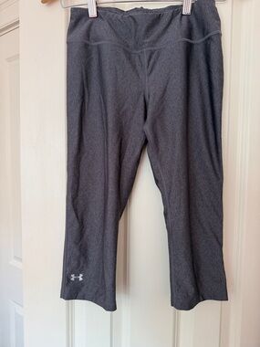 Under Armour Charcoal Gray Performance Capri Leggings
